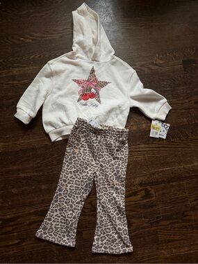 Hello Kitty Toddler Girls' Cream Hoodie & Leopard Print Pants Set